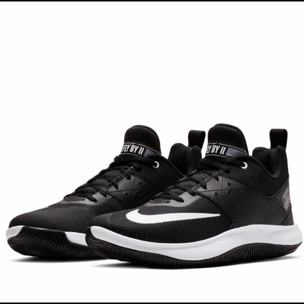 Nike Fly By Low II Basketball Sneaker